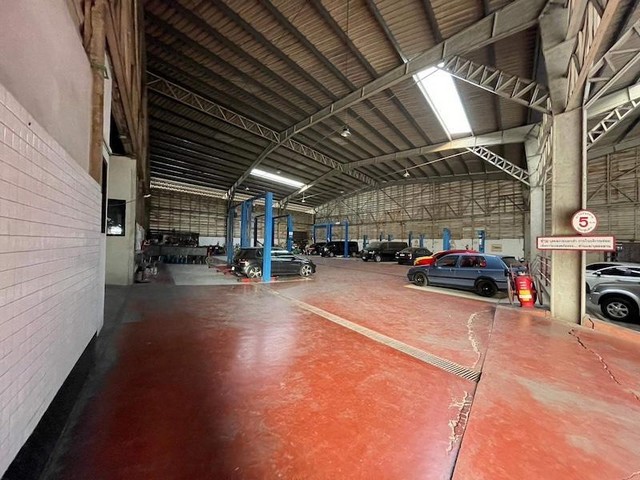 ให้เช่าอาคารสำนักงาน โชว์รูมรถ ถนน วิภาวดีรังสิต 70 หลักสี่ พื้นที่ ประมาณ 2ไร่ 2งาน    