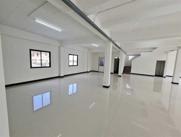 ขาย/เช่า อาคารพาณิชย์ 3 ชั้น 4 คูหา ถ.กรุงเทพ-นนทบุรี ใกล้รถไฟฟ้าแยกติวานนท์