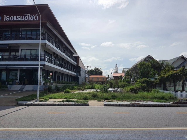 ขายด่วน ที่ดินสวยติดทะเล อำเภอเมืองจังหวัดประจวบคีรีขันธ์ ที่ดินด้านหน้าติดทะเล ด้านหลังติดกับตลาด