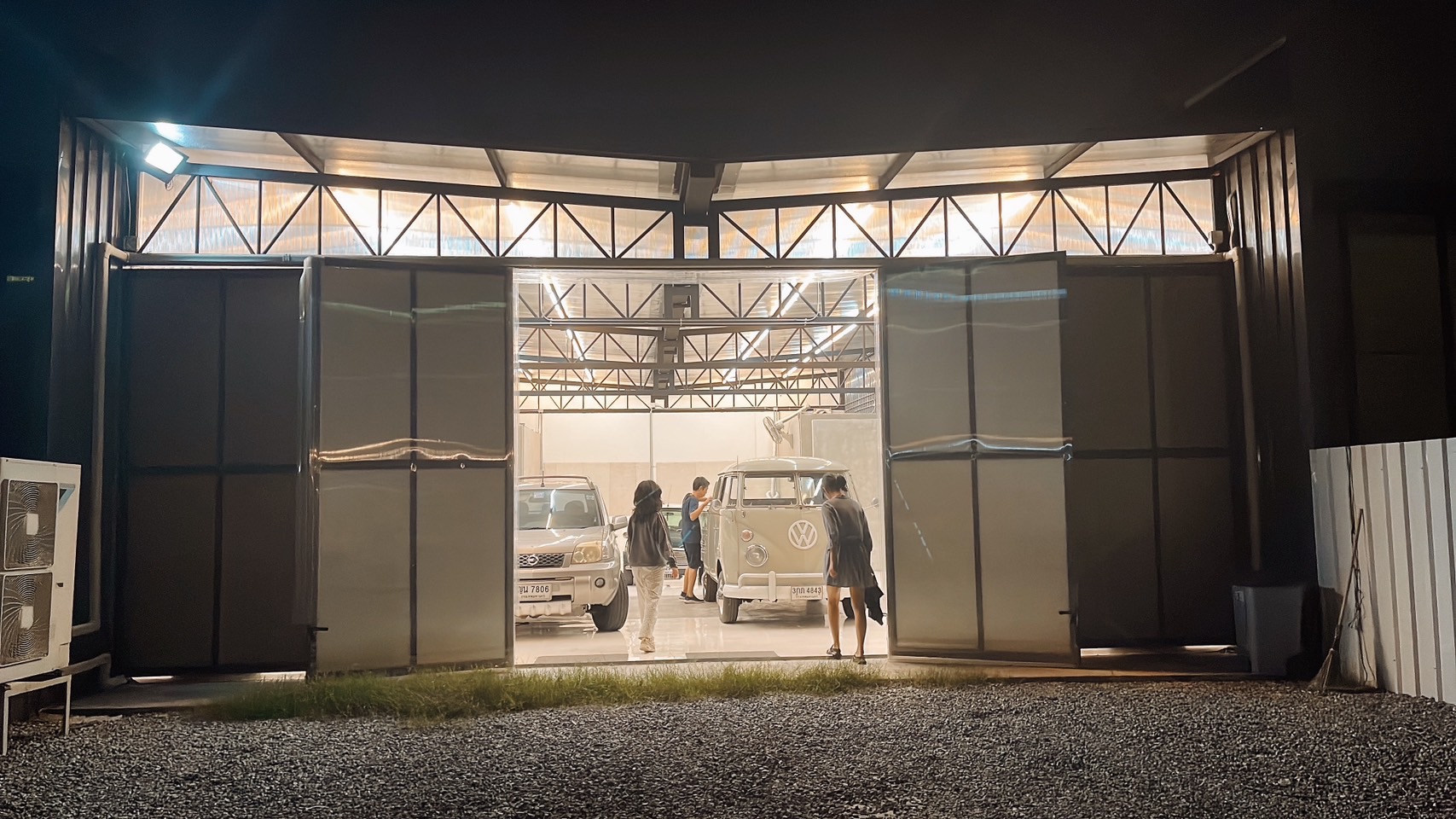 ให้เช่าโกดัง พื้นที่ใช้ส่อย 128 ตารางเมตร ที่จอดรถ 3 คัน  ซอยลาดพร้าว 35  จันทรเกษม เขตจตุจักร กรุงเทพมหานคร