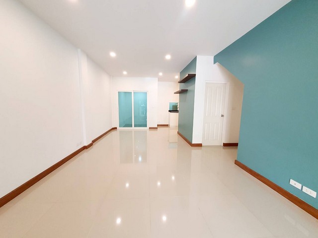 ID :  2229 ขายด่วน ๆ Townhome เดอะริคโค้ ทาวน์ วัชรพล 0 ไร่ 0 Ngan 21 ตาราง-วา 3นอน4น้ำ ใกล้ ตลาดถนอมมิตร ทำเลเด่น