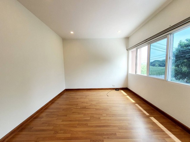 ID :  2229 ขายด่วน ๆ Townhome เดอะริคโค้ ทาวน์ วัชรพล 0 ไร่ 0 Ngan 21 ตาราง-วา 3นอน4น้ำ ใกล้ ตลาดถนอมมิตร ทำเลเด่น