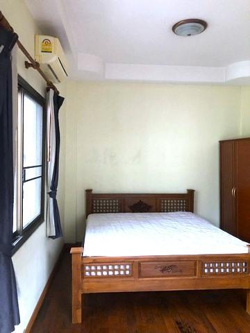 ให้เช่าทาวส์โฮม 3 ชั้น ซอยวิภาวดี 28 ย่านวิภาวดี ใกล้ BTS 5แยกลาดพร้าว ใกล้เซ็นทรัลลาดพร้าว  พื้นที่ใช้สอยขนาด 250 ตารางเมตร 4 ห้องนอน 