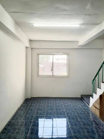 ให้เช่าอาคารพาณิชย์ 4.5 ชั้น เช่าตึกหลังมุมอาคารเปล่า ทำเลสุขสวัสดิ์26