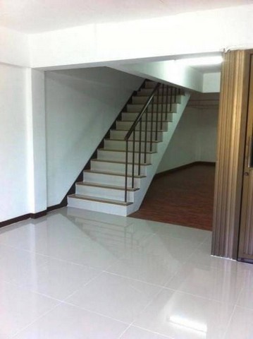 ให้เช่าอาคารพาณิชย์ 4.5 ชั้น ทำเลสุคนธสวัสดิ์ลาดพร้าว71