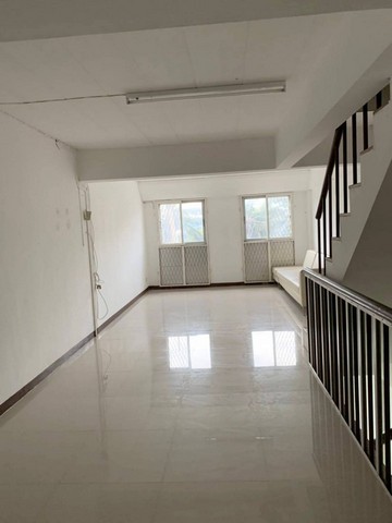 ให้เช่าอาคารพาณิชย์ 4.5 ชั้น ทำเลสุคนธสวัสดิ์ลาดพร้าว71