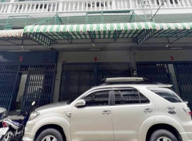 ให้เช่าอาคารพาณิชย์ 5 ชั้น ทำเลพรานนกซอย7 ใกล้MRTสามแยกไฟฉาย