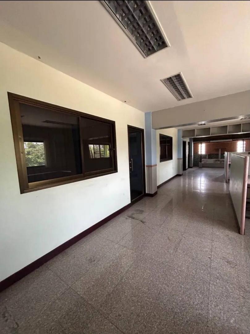 ให้เช่าโกดัง พร้อมสำน้กงาน พื้นที่ 8ไร่ ถนนพุทธมณฑลสาย 4 สามพราน 