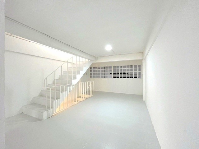 โรงพยาบาลธนบุรี Lotus จรัญสนิทวงศ์ 16ตรว. 230ตรม.  MRTจรัญ ให้เช่าอาคารพาณิชย์4ชั้น  2นอน 2จอดรถ 