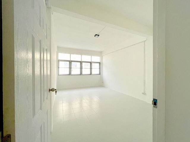 โรงพยาบาลธนบุรี Lotus จรัญสนิทวงศ์ 16ตรว. 230ตรม.  MRTจรัญ ให้เช่าอาคารพาณิชย์4ชั้น  2นอน 2จอดรถ 