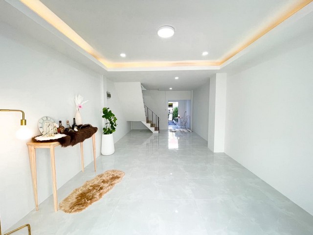 ขายทาวน์โฮม 3 ชั้น 4 ห้องนอน หมู่บ้านชลดดา ซอยสายไหม 34 รีโนเวทเปลี่ยนโฉมใหม่ ใกล้ตลาดเอซีสายไหม
