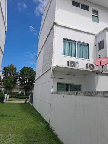 ให้เช่าทาวน์โฮม 3 ชั้น 3 ห้องนอน โครงการบ้านใหม่ กรุงเทพกรีฑาซอย 7 เฟอร์นิเจอร์ครบพร้อมอยู่