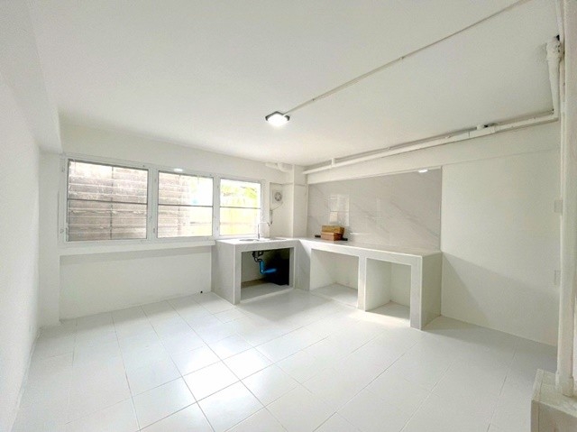 MRTจรัญ ให้เช่าอาคารพาณิชย์4ชั้น Lotus จรัญสนิทวงศ์ 16ตรว. 230ตรม. 4.5ลบ. 2นอน 2น้ำ 2จอดรถ 