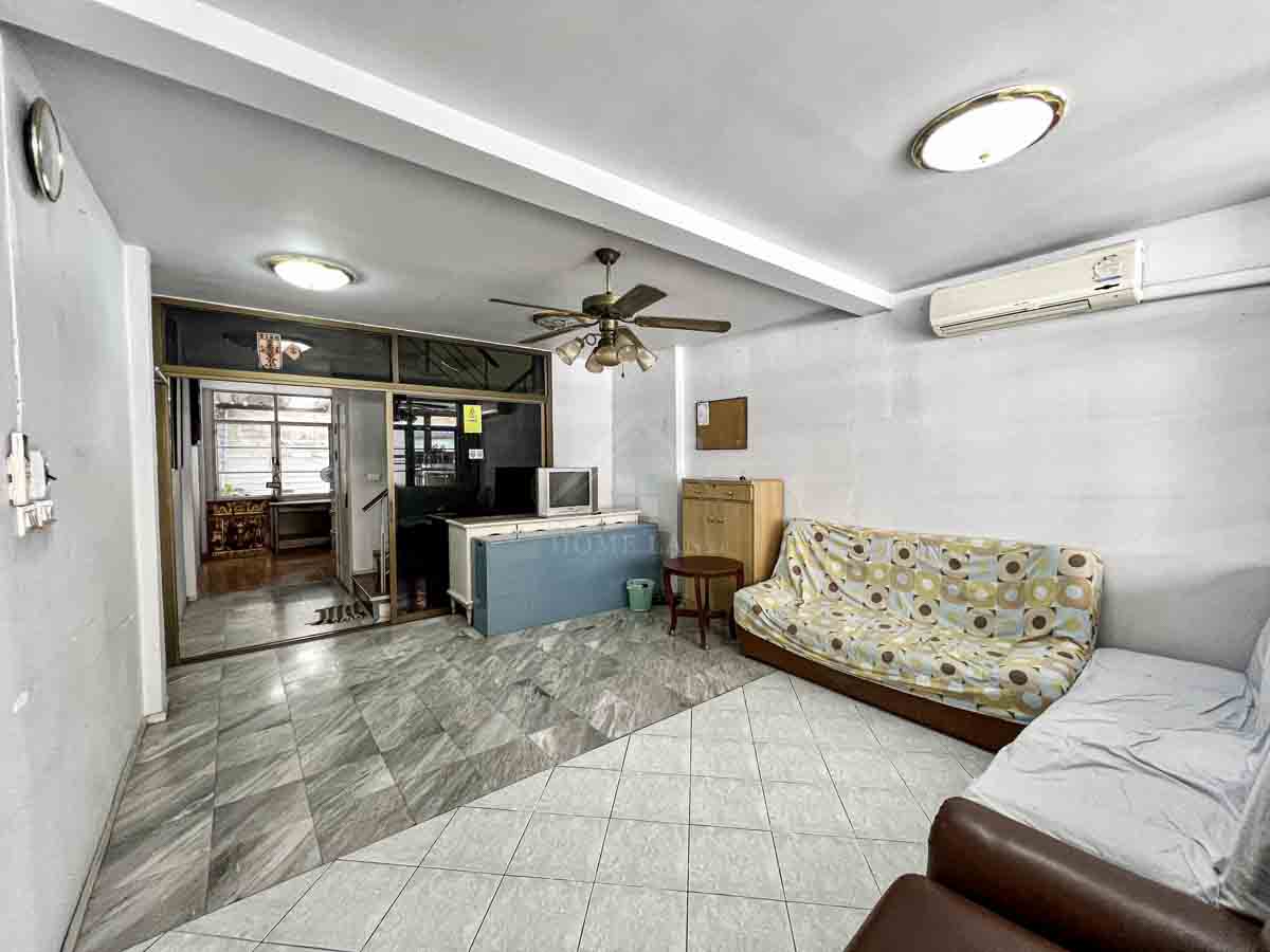 ทาวน์เฮ้าส์ 3 ชั้น หมู่บ้านซิตี้ ทาวน์โฮม ลาดพร้าว 80 (แยก26)