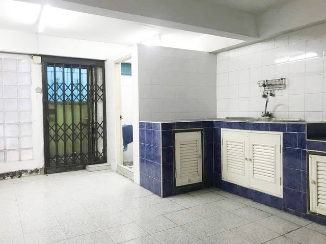 ให้เช่าอาคารพาณิชย์ 3.5 ชั้น ทำเลสุขสวัสดิ์31/1 ใกล้ถนนใหญ่เพียง80เมตร