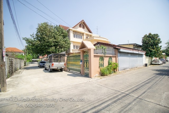 ขาย บ้านลาดพร้าว 87 แยก 16 ต.คลองจั่น อ.บางกะปิ กรุงเทพ หลังมุม ทำเลดี คุ้มราคา