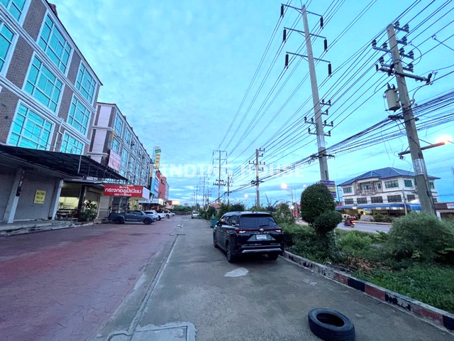 ขายอาคารพาณิชย์ 4 ชั้น 2 คูหา 54.6 ตร.ว. ทำเลดี ใกล้ถนนเอกชัย สมุทรสาคร