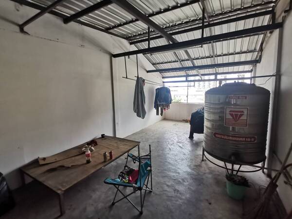  ขาย​ ตึก​4.5ชั้น​ ทำเลดีใกล้​Mrt.ท่าพระ​ ซ.เพชรเกษม 