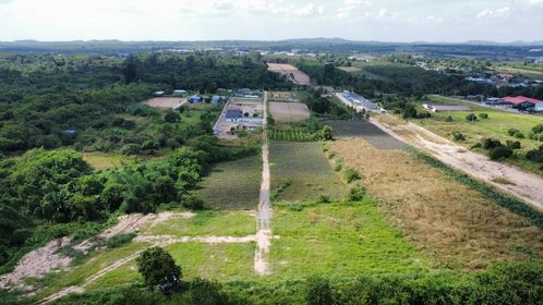ขายที่ดินโฉนดครุฑแดง อำเภอนิคมพัฒนา จังหวัดระยอง ขนาด 200 ตร.ว  ราคา 1.5 ล้านบาท (งานละ 750,000 บาท)