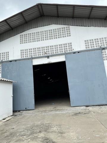 ให้เช่าโกดัง พื้นที่ใช้สอย 1,105 ตารางเมตร ไฟฟ้า 3 เฟส  เหมาะทำเป็นที่เก็บสินค้า ไม่มีเสากลาง ตำบลนาดี สมุทรสาคร