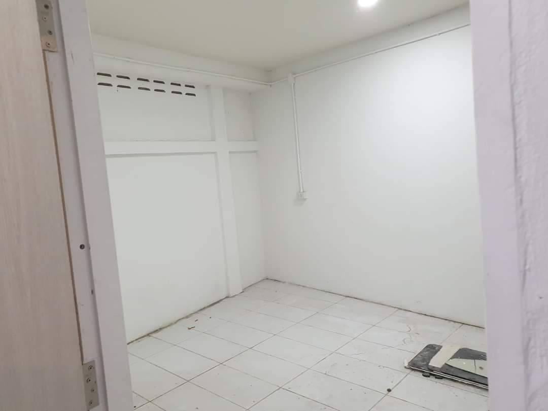 รหัสทรัพย์ R2920 ให้เช่า โกดังในเมือง มีพื้นที่ 2ขนาด ใกล้ทางด่วน ติดรถไฟฟ้า ซอย ติวานนท์ นนทบุรี