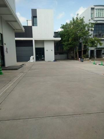 BST552 ให้เช่าโกดังพร้อมออฟฟิศ มีลิฟท์ ใกล้เลียบด่วน เอกมัย รามอินทรา ถนนศรีวรา ใน ทาวน์ อิน ทาวน์ 
