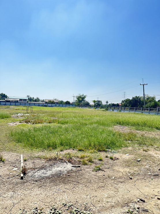 ขายที่ดินพร้อมโกดัง โชว์รูมสินค้าสร้างใหม่พื้นที่ 7 ไร่ 2 งานอยู่อำเภอลาดบัวหลวง จังหวัดอยุธยา