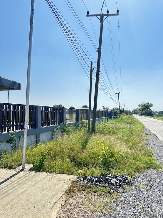 ขายที่ดินพร้อมโกดัง โชว์รูมสินค้าสร้างใหม่พื้นที่ 7 ไร่ 2 งานอยู่อำเภอลาดบัวหลวง จังหวัดอยุธยา