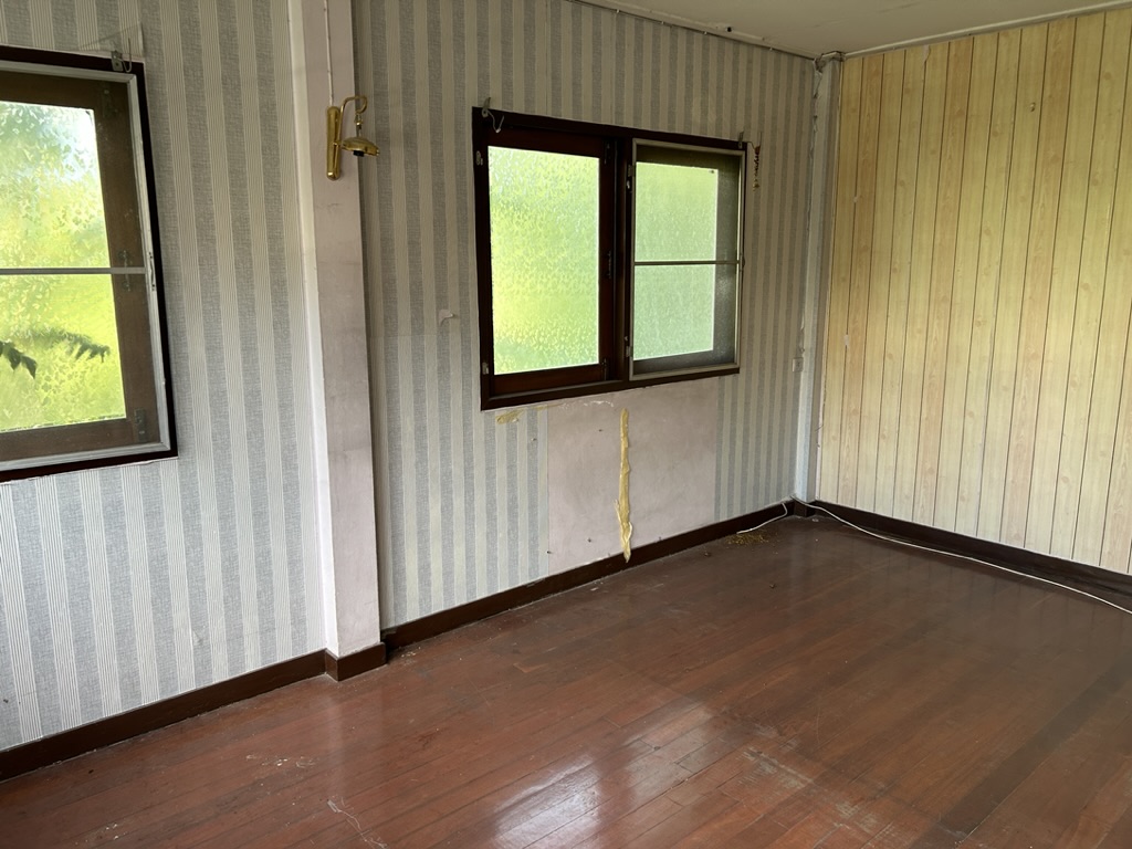บ้านพร้อมที่ดิน 117 ตรว. ทำเลดี อยู่ในเมือง ห่างจากถนนใหญ่เพียง 50 เมตร (ถนนจันทน์)