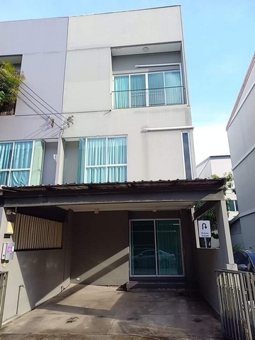 WW162A ขาย ทาวน์โฮม ในโครงการพาทิโอ พัฒนาการ 38 (Patio Phatthanakan 38) , บ้านหลังมุม