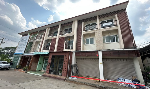 ขายอาคารพาณิชย์          อำเภอเมืองศรีสะเกษ ศรีสะเกษ (PKK04-06173)
