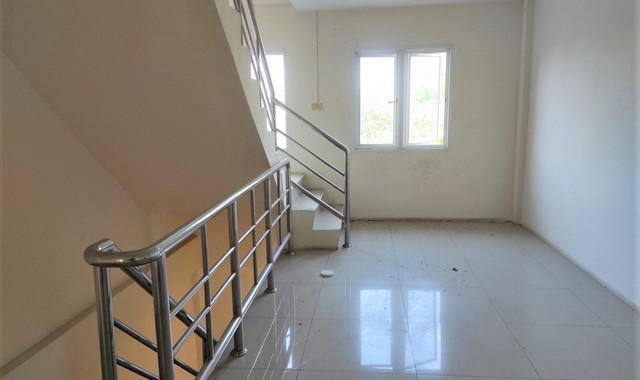 ขายอาคารพาณิชย์          อำเภอเมืองศรีสะเกษ ศรีสะเกษ (PKK04-06173)