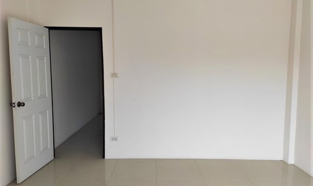 ขายอาคารพาณิชย์          อำเภอเมืองศรีสะเกษ ศรีสะเกษ (PKK04-06173)