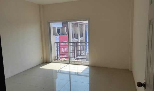 ขายอาคารพาณิชย์          อำเภอเมืองศรีสะเกษ ศรีสะเกษ (PKK04-06173)