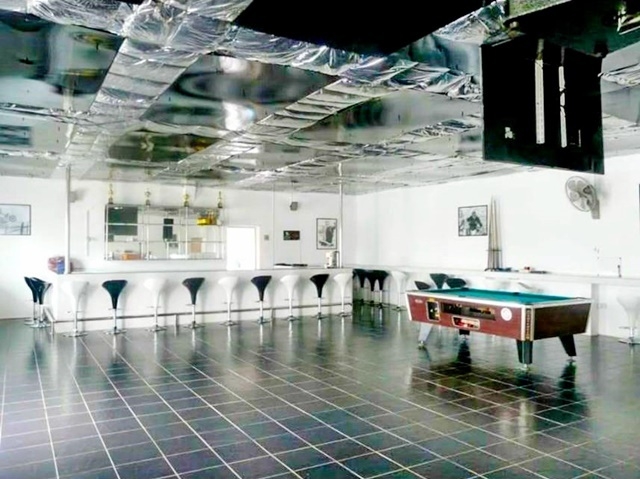  ร้าน&สวนอยู่เจริญ ขายรีสอร์ทตามสภาพ 6 ไร่ แบ่งเป็นพื้นที่รีสอร์ท 2 ไร่ 3,200ตรม.7นอน 7น้ำ จอดรถได้หลายคัน 4แอร์