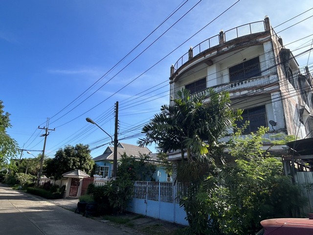 ขายด่วน อาคารพานิชย์ 2 คูหา 3 ชั้นครึ่ง ตำบลแจระแม อำเภอเมืองอุบลราชธานี จังหวัดอุบลราชธานี