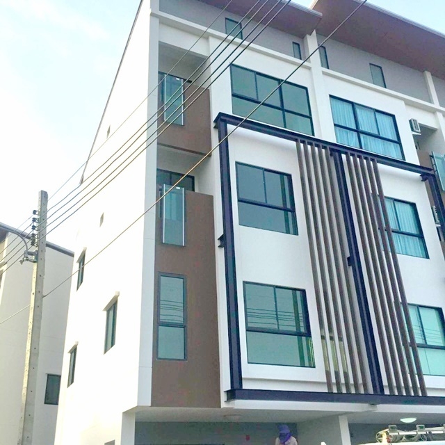 เมกา บางนา ให้เช่าโฮมออฟฟิศใหญ่มาก4 ชั้น ห้องมุม 32ตรว. 260ตรม. 3นอน 4น้ำ 2จอดรถ 6แอร์