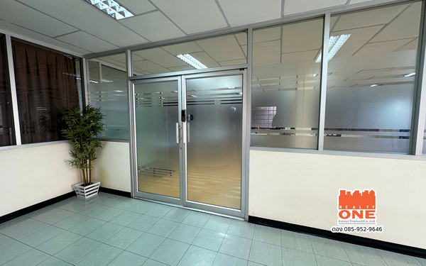 เช่าออฟฟิศ / ทำการค้า อาคารราม71 ติดถนนรามคำแหง71 เยื้องสนามราชมังคลาฯ ราคาเริ่มต้นเพียง 333 บาท/ตรม. ขนาด 120 – 150 ตรม. (ชั้น 2)  