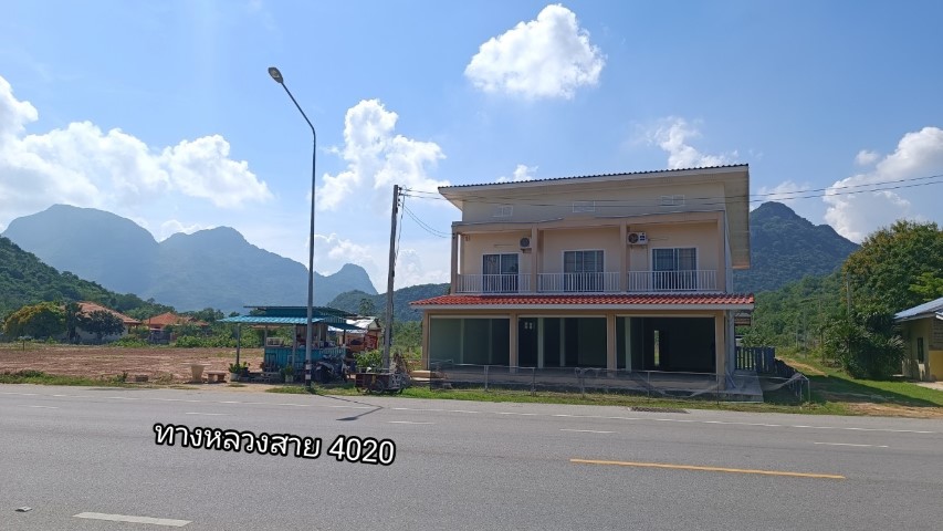 ขายอาคารพาณิชย์ สามร้อยยอด ใกล้ทะเลปราณบุรี ชายหาดสามร้อยยอด ประจวบคีรีขันธ์ สภาพสวย ทำเลดี เหมาะค้าขายและอยู่อาศัย ราคาคุ้มค่า