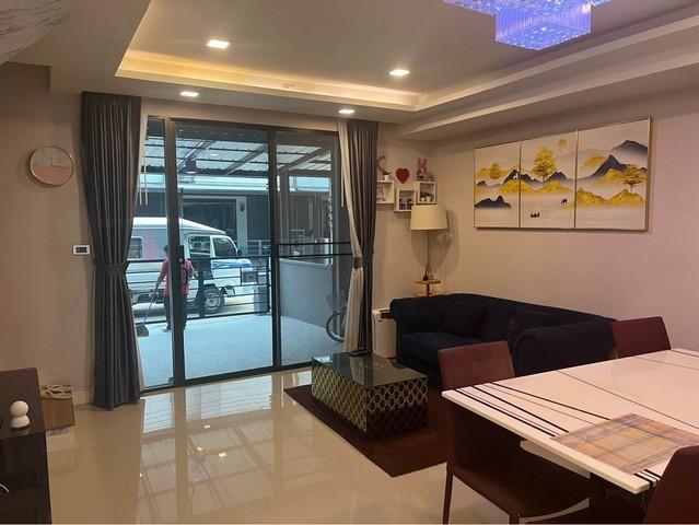 ให้เช่าทาวน์โฮม 2 ชั้น ทำเลใกล้เมกะบางนา โครงการพลีโน่ บางนา-วงแหวน พื้นที่ใช้สอย 107 ตร.ม. 2 ห้องนอน 2 ห้องน้ำ เฟอร์พร้อมอยู่ 