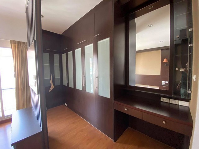 ให้เช่าทาวโฮม  ซอยศรีนครินทร์24 3ห้องนอน   ม.บ้านกลางเมือง เดอะรอยัล โมนาโค ศรีนครินทร์-พัฒนาการ