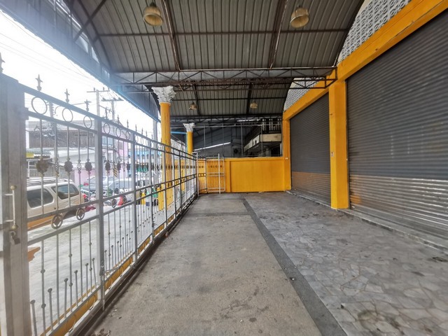 ขายอาคารพาณิชน์ 3 ชั้นครึ่ง 3ห้อง ถนนพานยม อ.เมือง จังหวัดนครศรีธรรมราช   ZST175