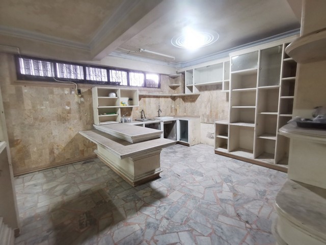 ขายอาคารพาณิชน์ 3 ชั้นครึ่ง 3ห้อง ถนนพานยม อ.เมือง จังหวัดนครศรีธรรมราช   ZST175