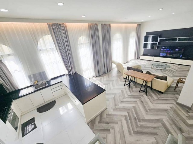 ให้เช่าทาวน์โฮม3.5ชั้นพร้อมอยู่ บ้านกลางกรุงแกรนด์เวียนนา 2หลังตีทะลุกัน