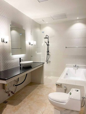 ให้เช่าทาวน์โฮม3.5ชั้นพร้อมอยู่ บ้านกลางกรุงแกรนด์เวียนนา 2หลังตีทะลุกัน