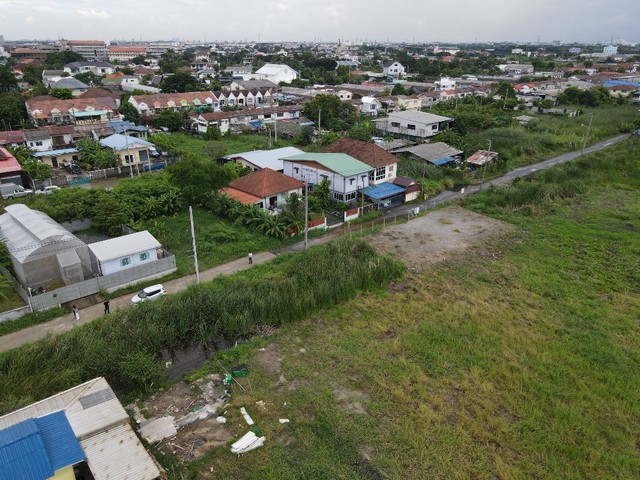 ที่ดินอ่อนนุช66 ขนาด 83 ตรว. เข้าออกหลายทาง อ่อนนุช66-70/1,ศรีนครินทร์45, พัฒนาการ96 ใกล้รฟฟ ศรีนครินทร์ และ ซีคอนสแควร์