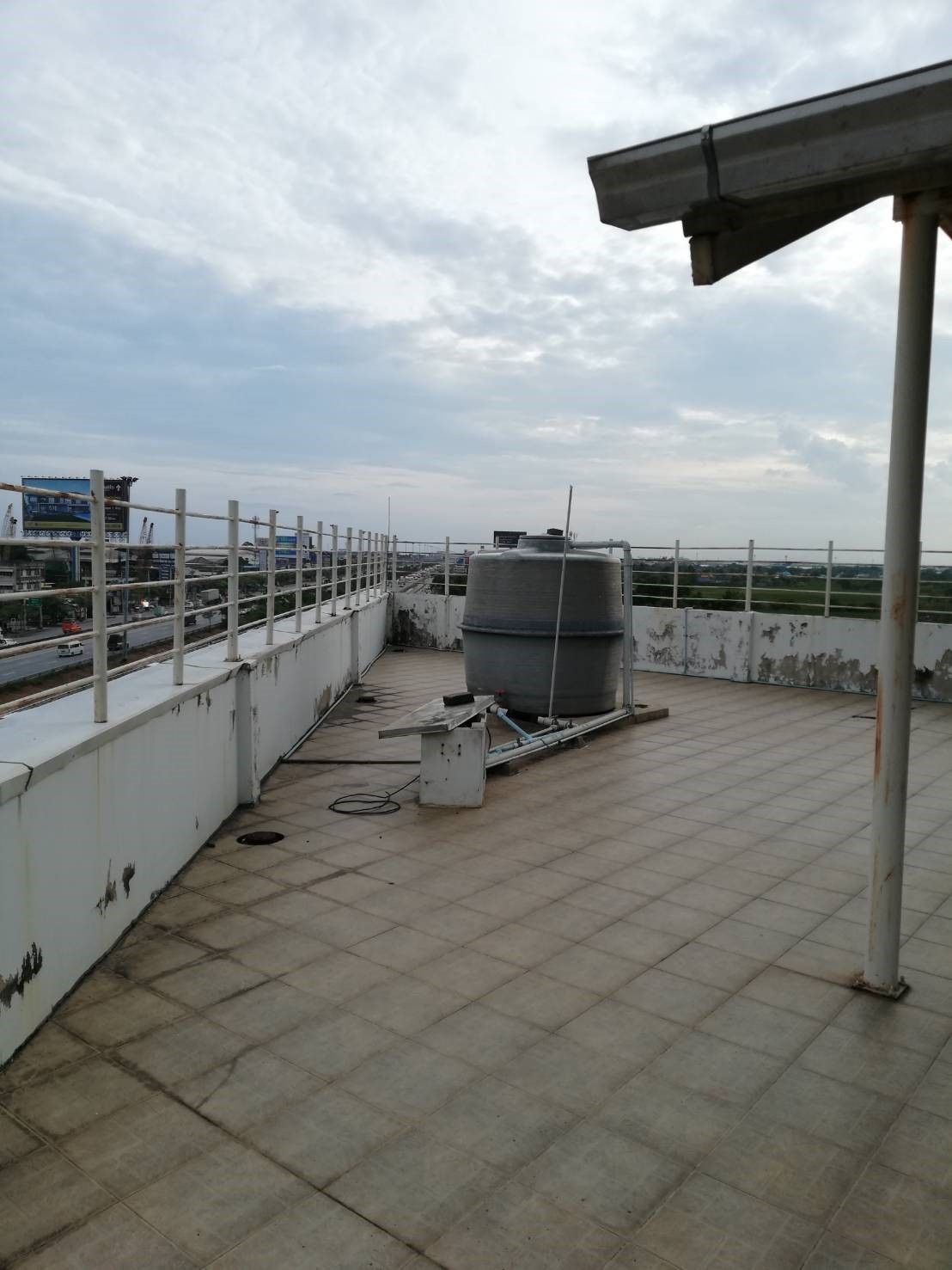 ขายด่วน อาคารสำนักงาน ติดถนนพระรามสอง บางขุนเทียน กทม