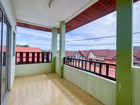 ขายอาคารพาณิชย์ 2 ชั้นครึ่ง เนื้อที่ 23 ตร.ว. ในย่านทำเลทองบนเกาะสมุย