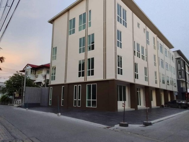  ขายโฮมออฟฟิศ เข้า-ออกได้หลายทาง ถ.รัชดาภิเษก และ ถ.สุทธิสาร 4 ชั้น มีลิฟท์ สร้างใหม่ ใกล้ MRT สุทธิสารโครงการ รัชฎากาญจน์ รัชดา-สุทธิสาร 