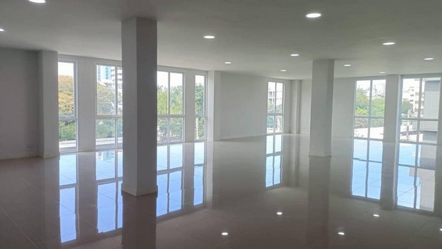  ขายโฮมออฟฟิศ เข้า-ออกได้หลายทาง ถ.รัชดาภิเษก และ ถ.สุทธิสาร 4 ชั้น มีลิฟท์ สร้างใหม่ ใกล้ MRT สุทธิสารโครงการ รัชฎากาญจน์ รัชดา-สุทธิสาร 